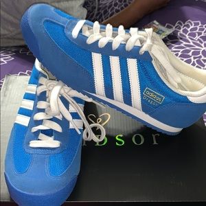 Adidas Dragon 🐉 size 6.5 women and 5.5 in youth